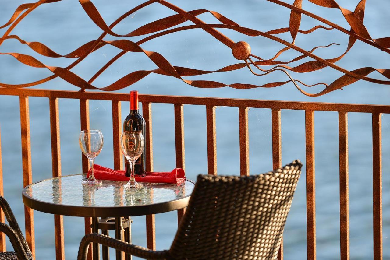 Salishan Chief Suite คาวิแกนเบย์ ภายนอก รูปภาพ